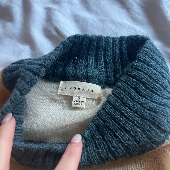PROMESA color block sweater never worn size small originally $65 - Picture 2 of 2